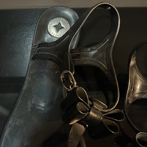 BCBG Black jelly sandals - Picture 3 of 4